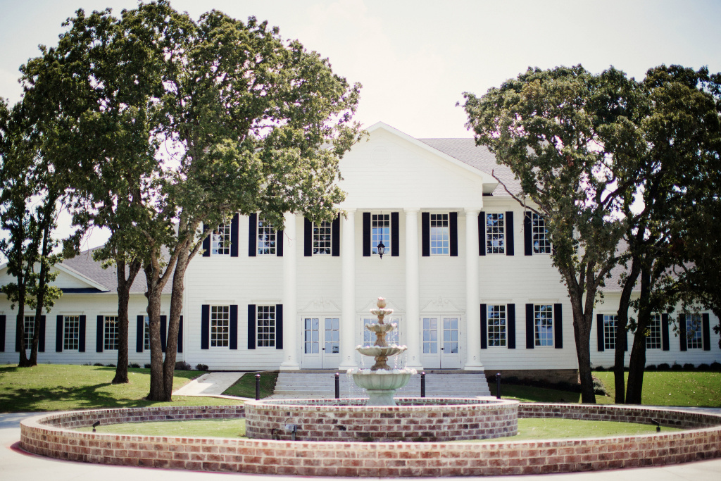 The Milestone Aubrey Mansion | Wedding Venue